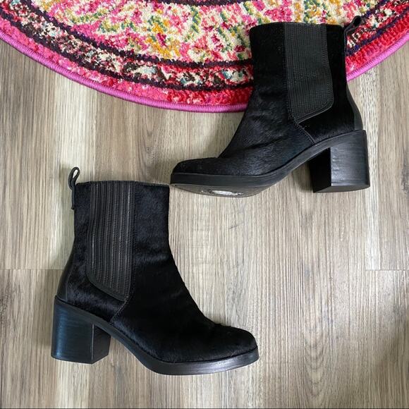 UGG Camden Exotic Black Heeled Boots sz 8 - Picture 2 of 11